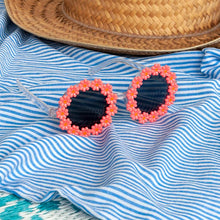 Load image into Gallery viewer, Sunglasses Pink Daisy