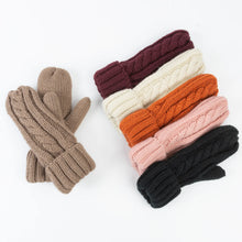 Load image into Gallery viewer, Mittens Cable Knit
