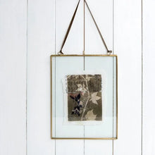 Load image into Gallery viewer, Frame Hanging Brass 8 x 10"