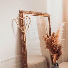 Load image into Gallery viewer, Beaded Heart