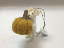 Load image into Gallery viewer, Ornament Mouse with Pumpkin
