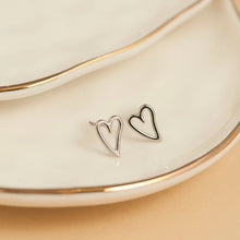 Load image into Gallery viewer, Earrings Open Hearts
