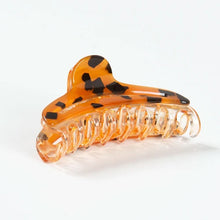 Load image into Gallery viewer, Hair Clips Tortoiseshell Print

