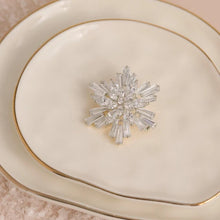 Load image into Gallery viewer, Brooch Snowflake
