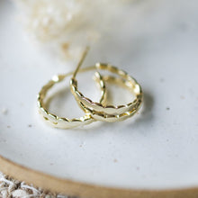 Load image into Gallery viewer, Earrings Bella Curio
