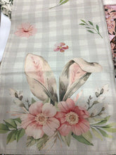 Load image into Gallery viewer, Table Runner Spring Rabbits
