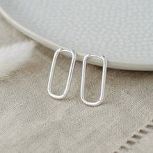 Load image into Gallery viewer, Earring Modo Hoops
