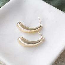 Load image into Gallery viewer, Earrings Power Curve
