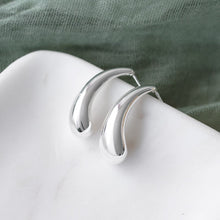 Load image into Gallery viewer, Earrings Power Curve
