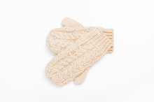 Load image into Gallery viewer, Mitts Cabin Knit

