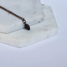 Load image into Gallery viewer, Necklace Mini Pinecone
