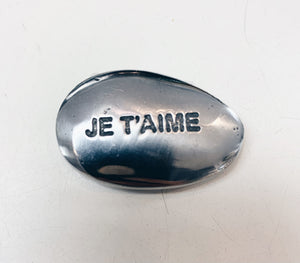 Pebble with Je t'aime